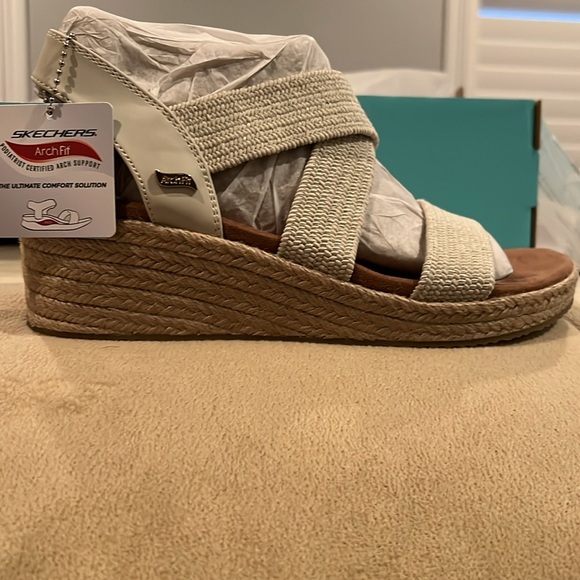 Sketchers by Martha Stewart arch fit size 8 wedge sandal - Picture 10 of 10